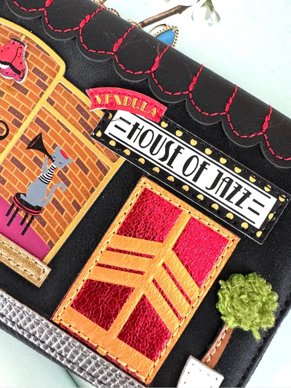 Rare Vendura House of Jazz Zip around Wallet - Black with Red & Gold Details